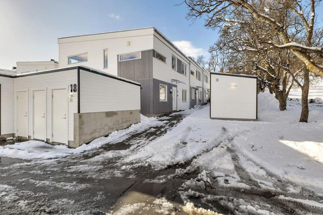 Kais Sauna, Jacuzzi, Cinema And Balcony House! Central Location Tromsø Kültér fotó
